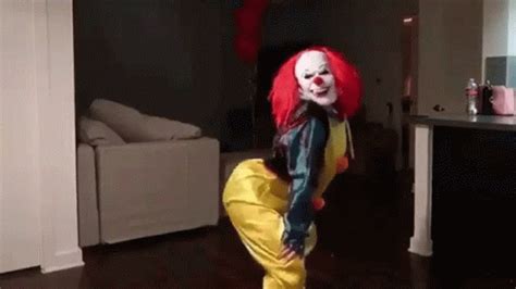 gif clown|clowns twerking.